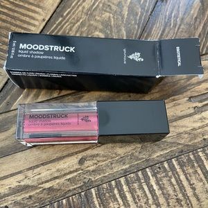 Red liquid eyeshadow